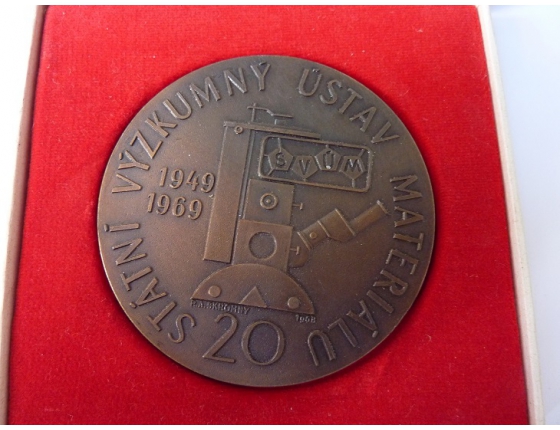 Československo - 20. výročí Výzkumného ústavu materiálu, medaile s věnováním 1969